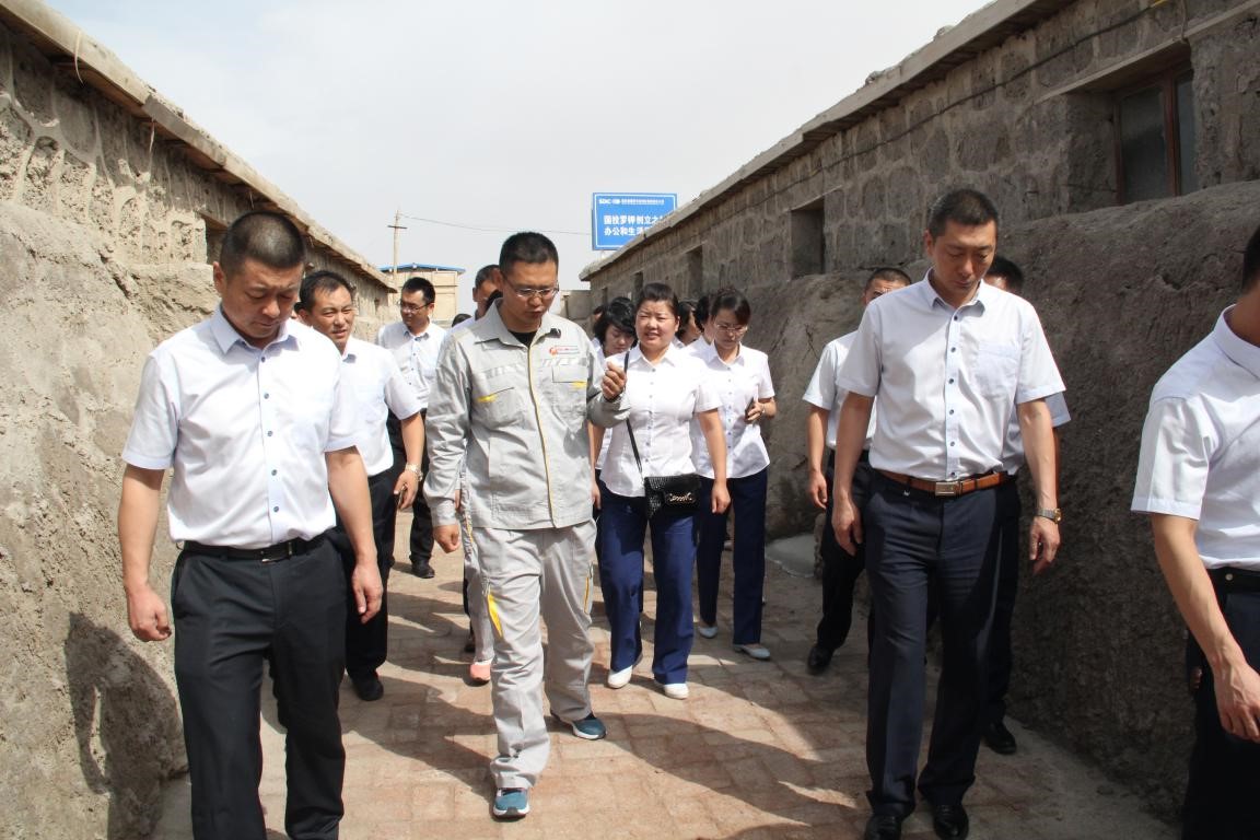 147591684688.jpg hm.jpg